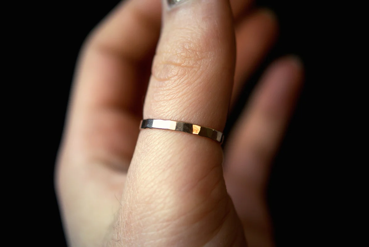 EXTRA THICK HAMMERED RING - Image 5